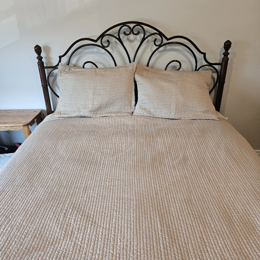 Lightweight Cotton Coverlet and 2 Pillow Shams